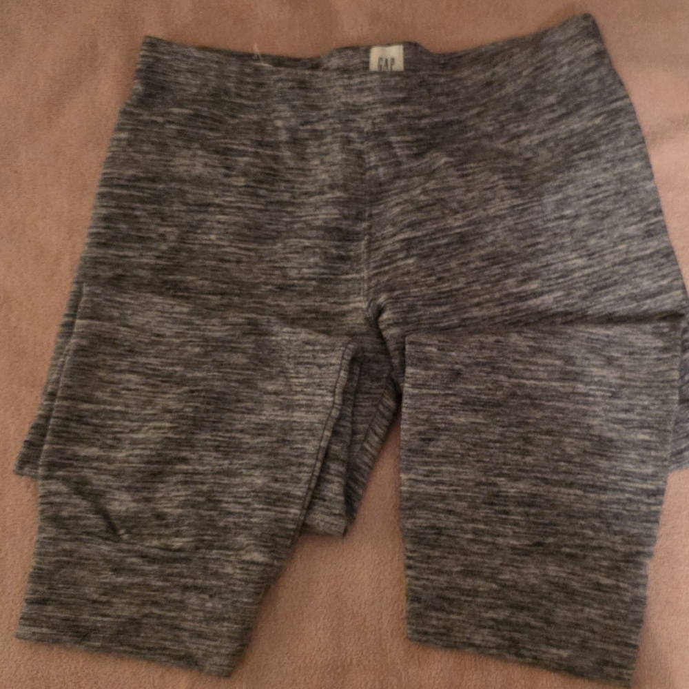 GAP Heathered Gray Women's‎ Capris (Size Medium) - Picture 8 of 16